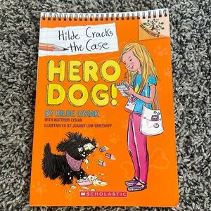 Kids book 📕 Hero Dog by Hilde Lysiak Scholastic paperback book